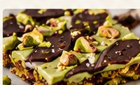 Dubai Crunch date bark with pistachio, dark chocolate and pistachios